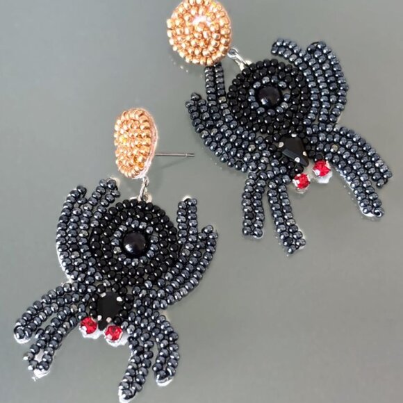 Creepy Crawly Hand Beaded Black Spider Red Rhinestone Eyes Halloween Earrings - Picture 3 of 4